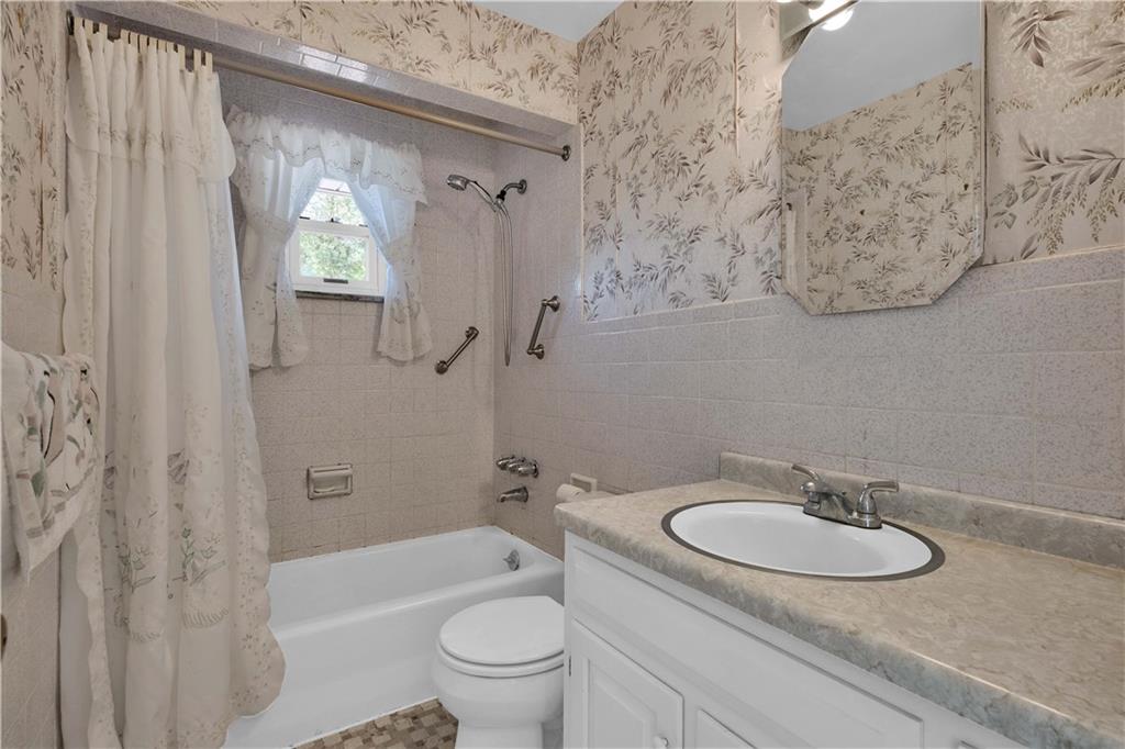 215 McClure Road Cheswick, PA 15024 - Photo 11 of 22 Gallery Image 11