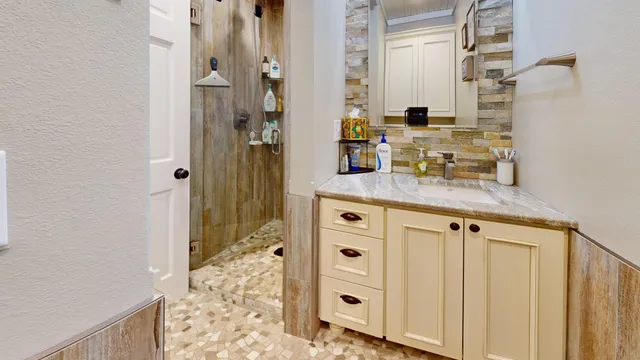 $618,000 | 27096 Little Floyd Lake Road, Detroit Lakes, MN 56501