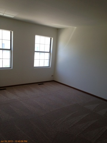 219 Teak Lane Streamwood, IL 60107 - Photo 5 of 6