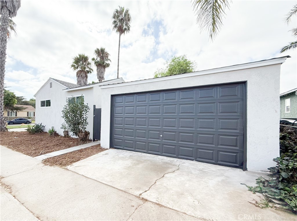 511 North Albertson Avenue Compton, CA 90220 - Photo 25 of 25 a view of backyard of a house