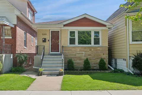 $429,000 | 5009 West Ainslie Street, Chicago, IL 60630