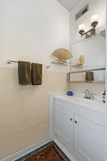 $450,000 | 5114 North Kenmore Avenue, Unit 3S, Chicago, IL 60640