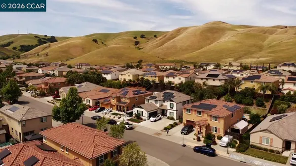 $635,000 | 2459 Chuck Hammond Drive, Fairfield, CA 94533