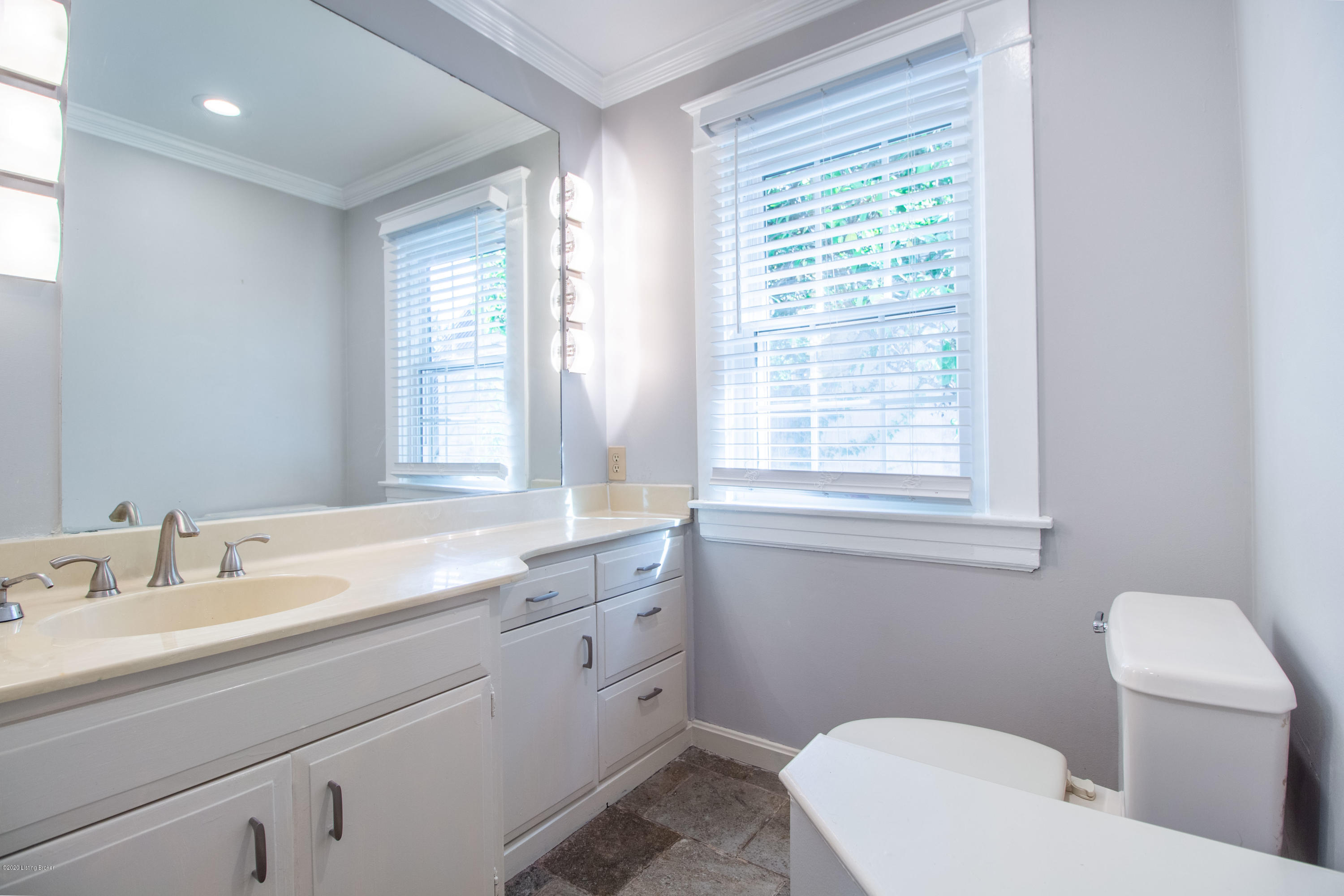 2877 Riedling Drive Louisville, KY 40206 - Photo 29 of 49 Full Bath 2nd Floor (2)