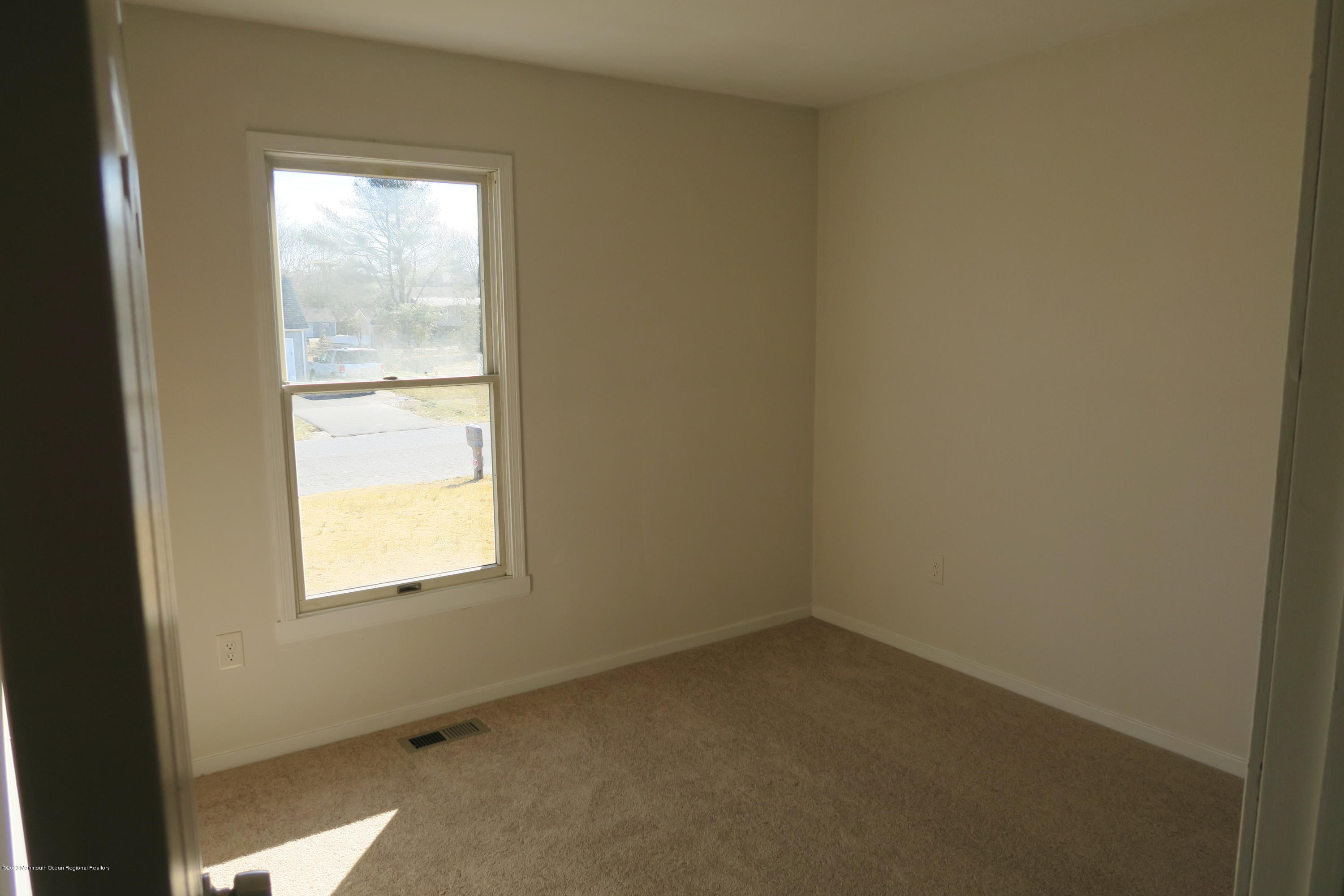 1 Donal Lane Cookstown, NJ 08511 - Photo 17 of 33 IMG_3406