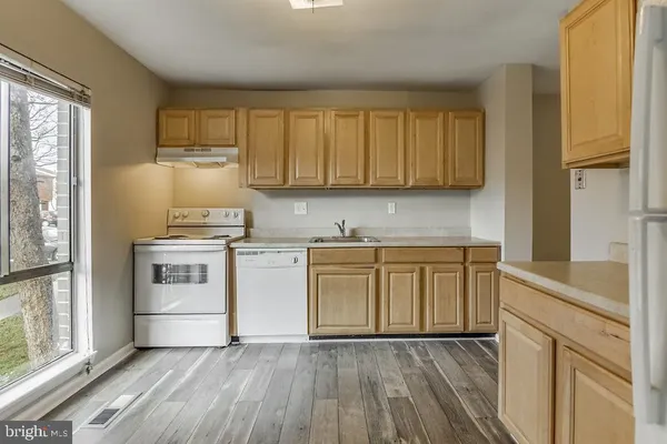 $2,950 | 7301 Larrup Court, Alexandria, VA 22315