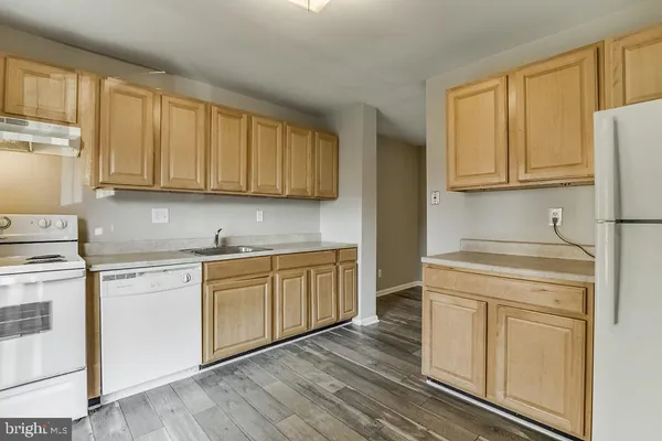 $2,950 | 7301 Larrup Court, Alexandria, VA 22315