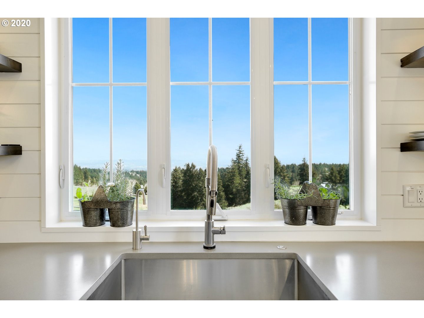 12255 Northeast Parrett Mountain Road Newberg, OR 97132 - Photo 7 of 32