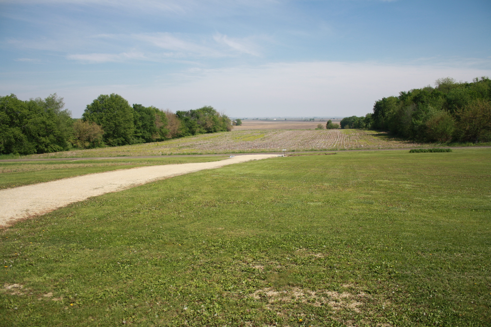 911.41 Melugins Grove Road Compton, IL 61318 - Photo 22 of 25 a view of an ocean and beach