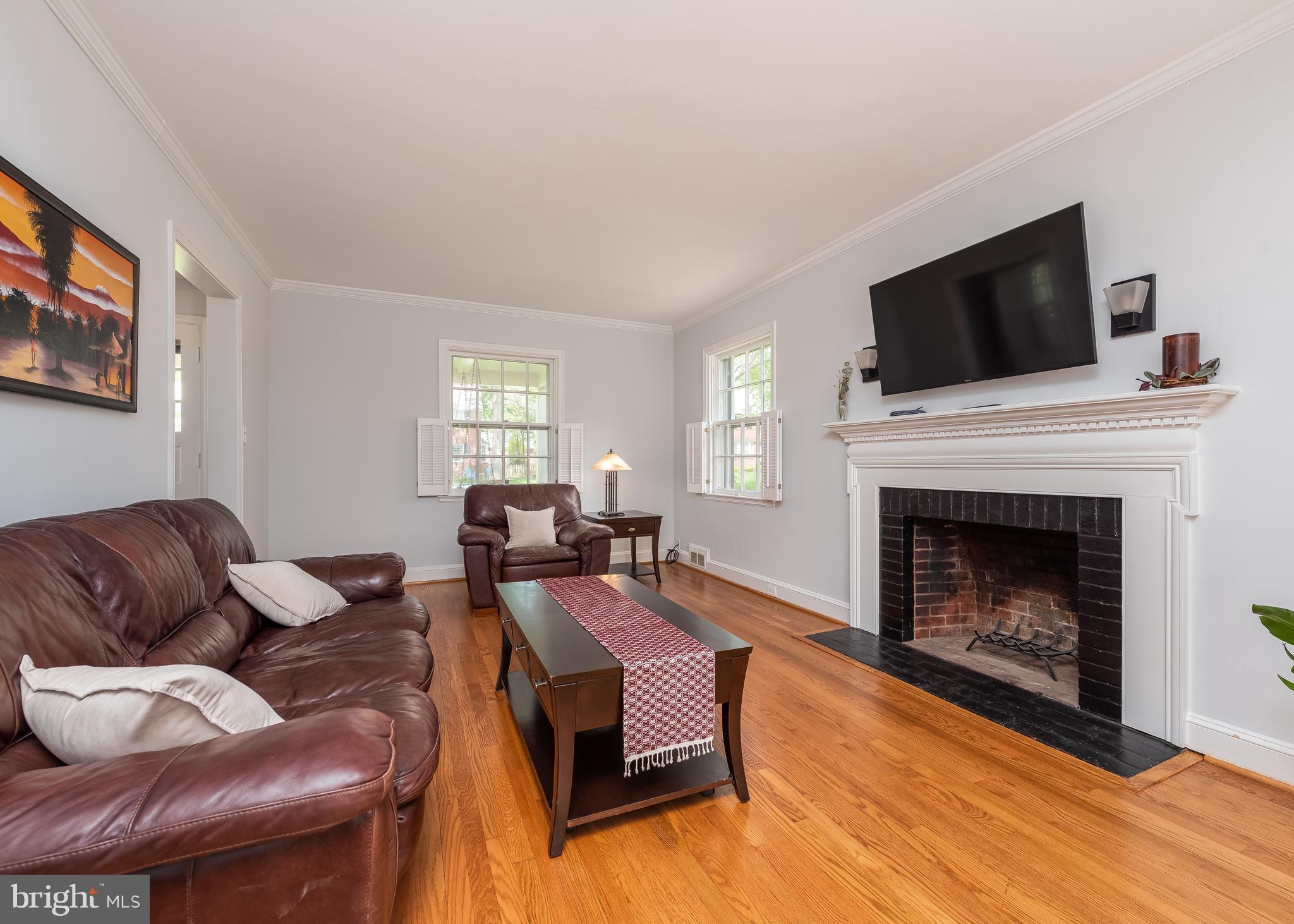309 Broadmoor Road Baltimore, MD 21212 - Photo 14 of 31 Living/Family room