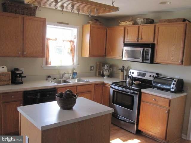 340 Olde Hickory Road Mount Wolf, PA 17347 - Photo 5 of 16 Gallery Image 5