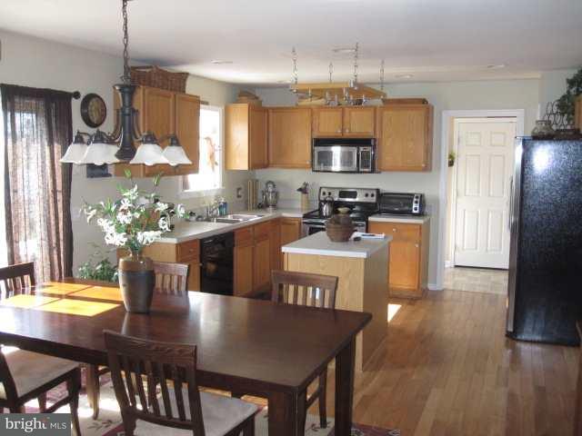 340 Olde Hickory Road Mount Wolf, PA 17347 - Photo 6 of 16 Gallery Image 6