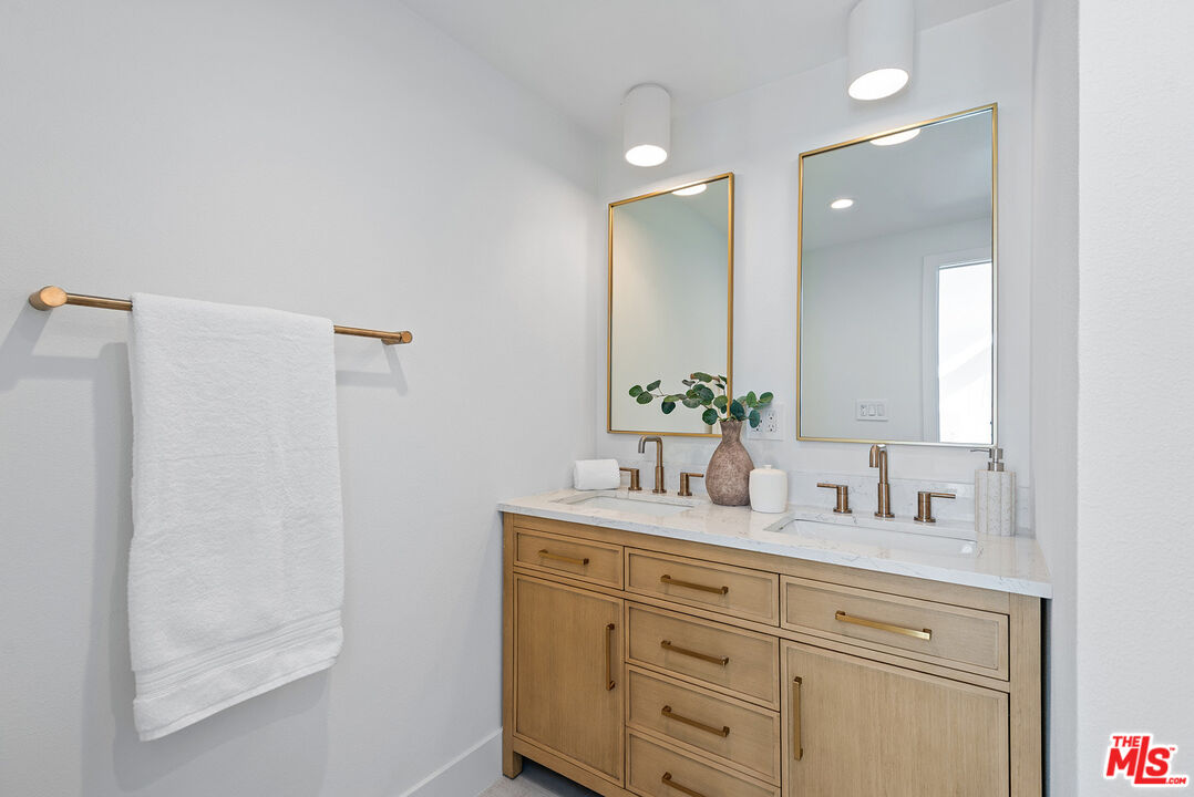 13234 Fiji Way, Unit B Marina del Rey, CA 90292 - Photo 29 of 54