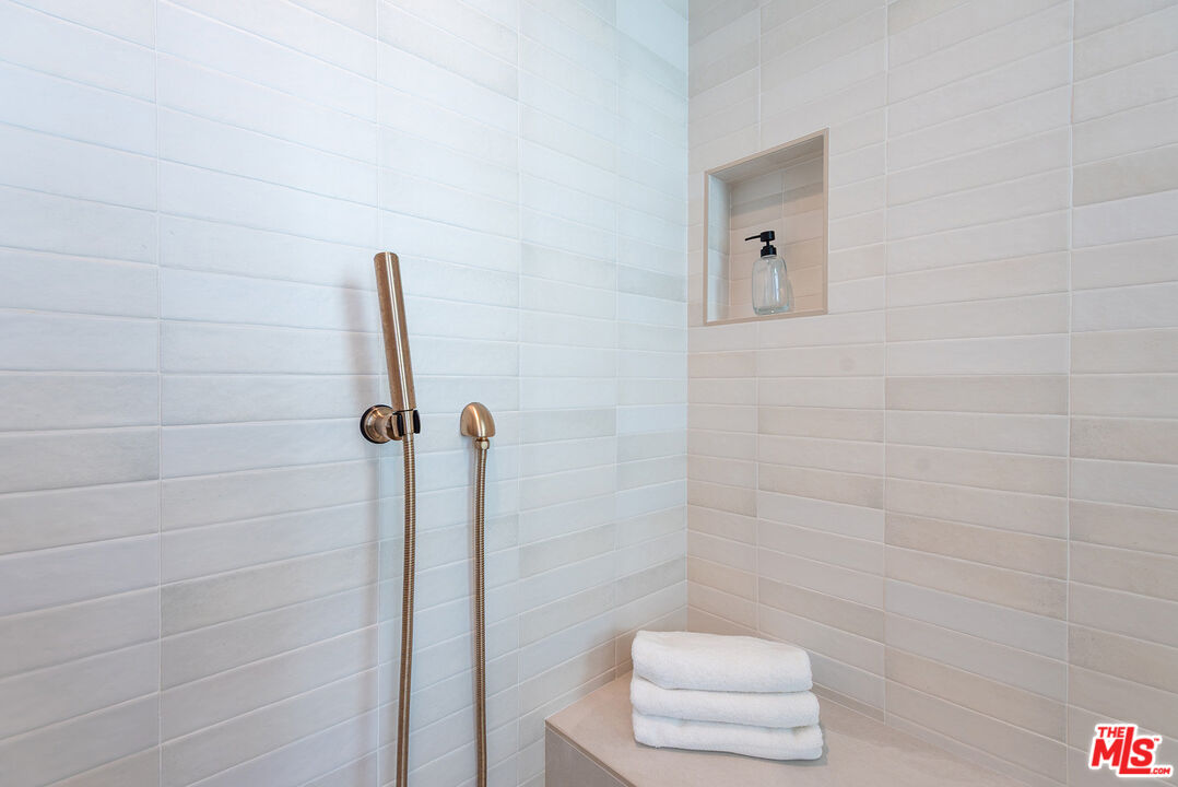 13234 Fiji Way, Unit B Marina del Rey, CA 90292 - Photo 31 of 54