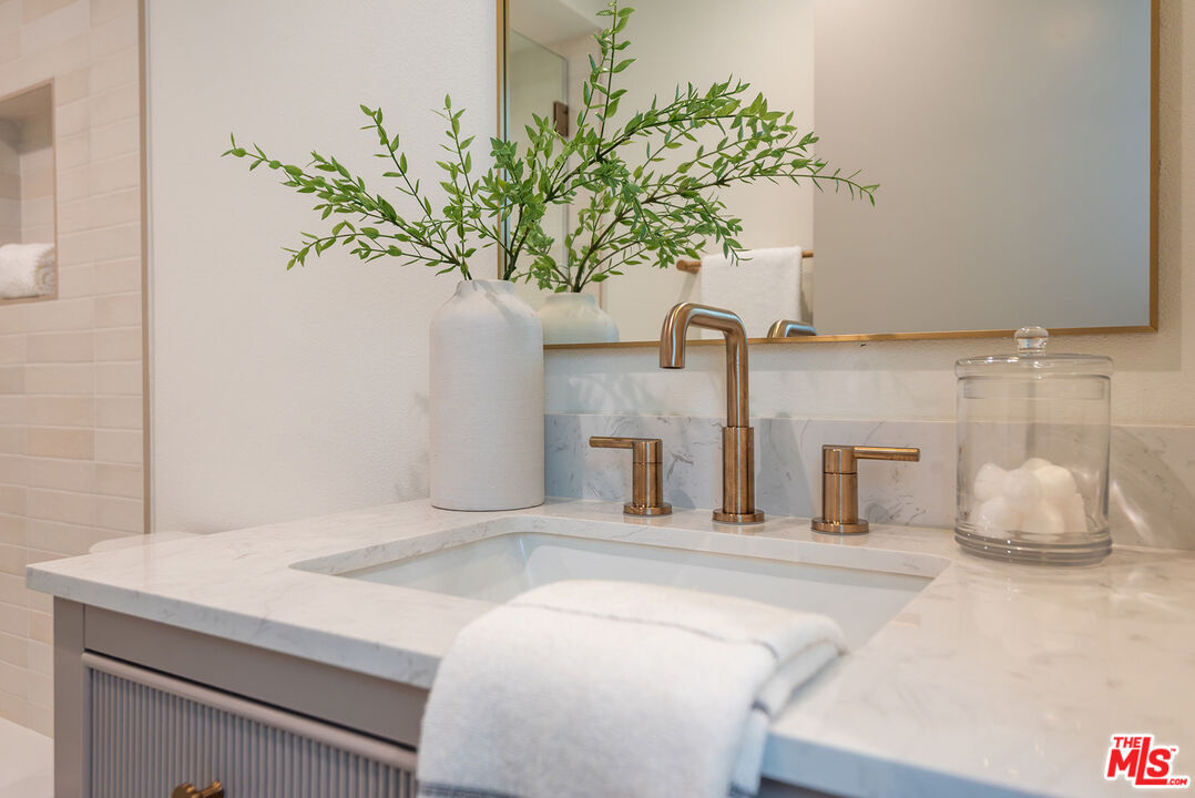 13234 Fiji Way, Unit B Marina del Rey, CA 90292 - Photo 39 of 54