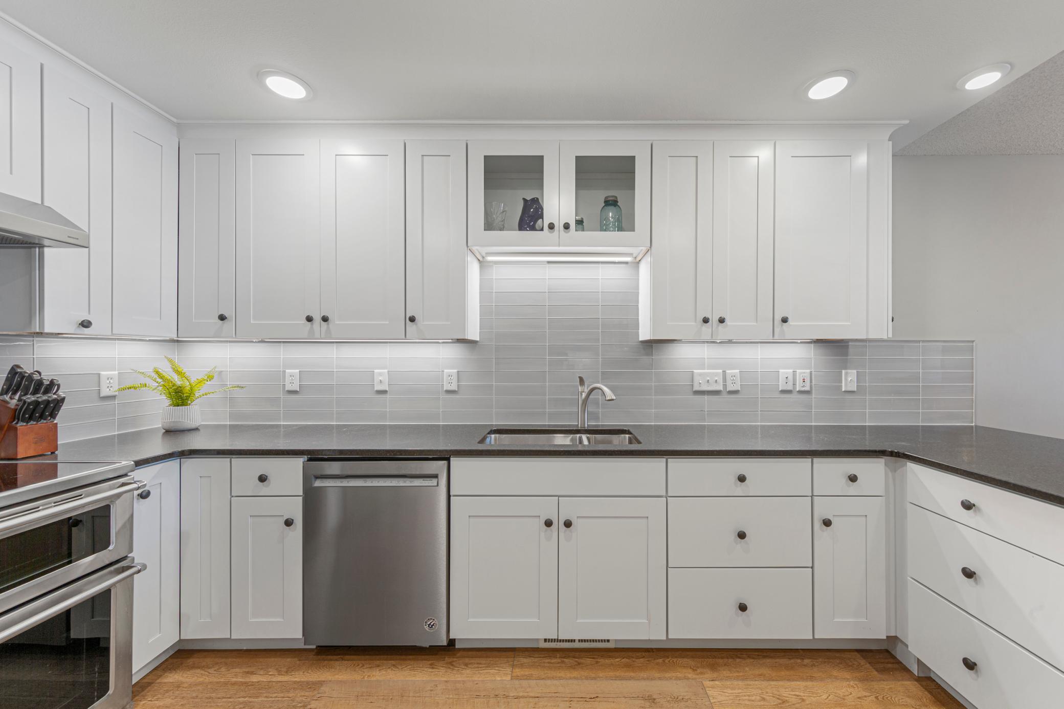 1302 25th Avenue Northwest Faribault, MN 55021 - Photo 4 of 27