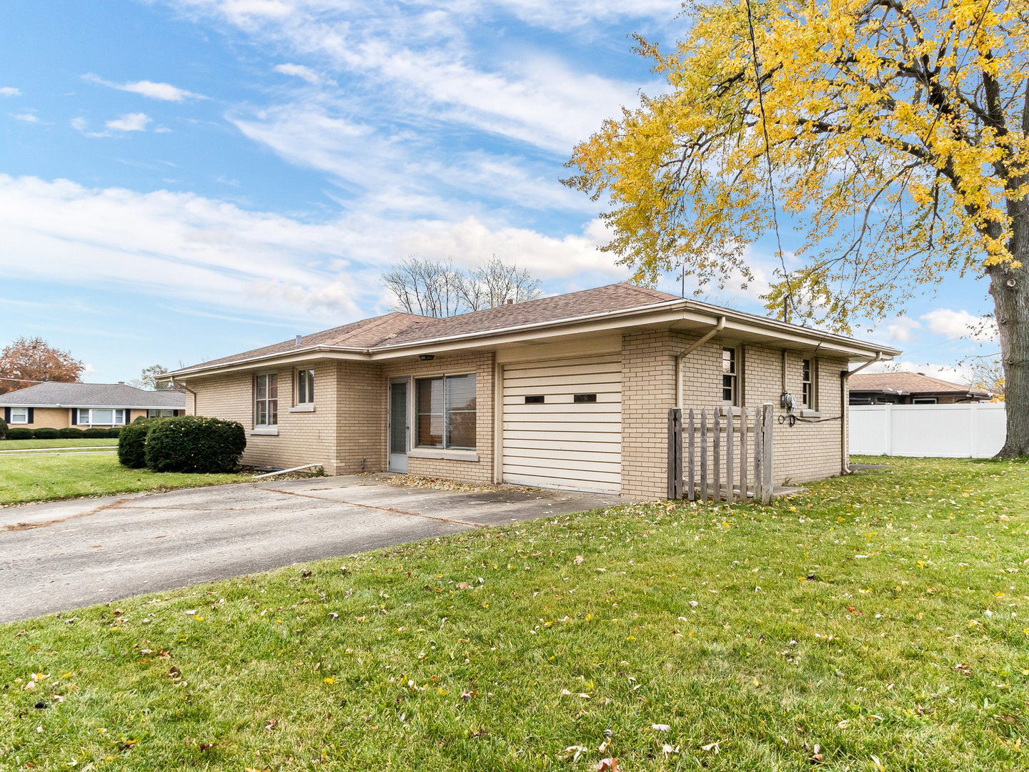 913 Westminster Road Joliet, IL 60435 - Photo 2 of 24 a view of a house with a yard