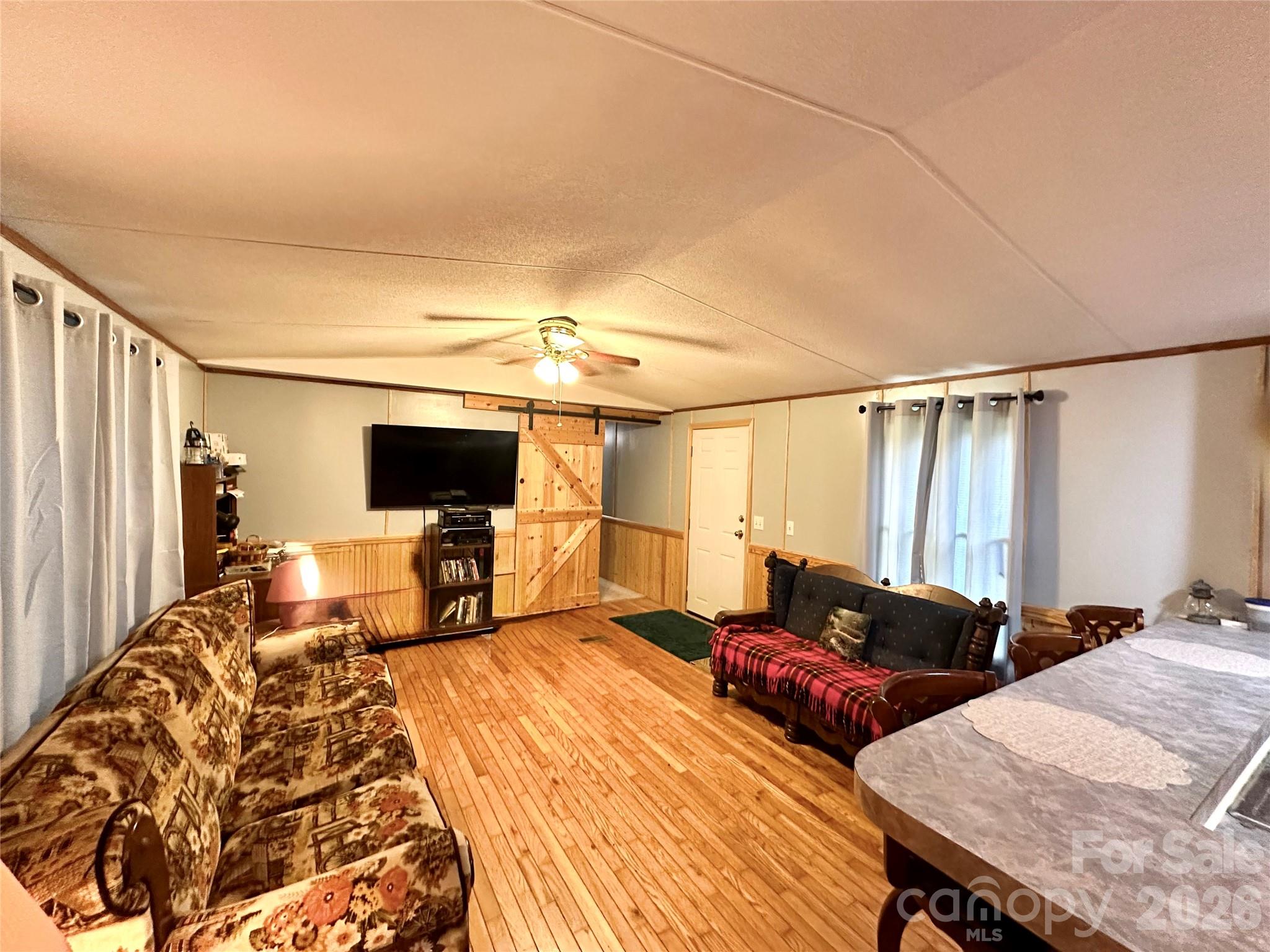 492 Chestnut Mountain Road Spruce Pine, NC 28777 - Photo 5 of 29 Gallery Image 5