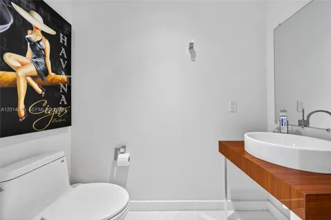 $1,895,000 | 2711 South Ocean Drive, Unit 1901, Hollywood, FL 33019