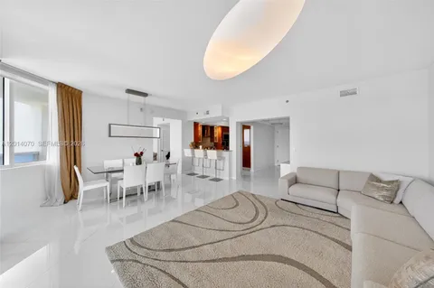 $1,895,000 | 2711 South Ocean Drive, Unit 1901, Hollywood, FL 33019