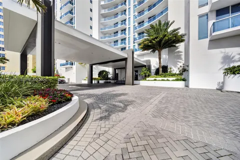 $1,895,000 | 2711 South Ocean Drive, Unit 1901, Hollywood, FL 33019