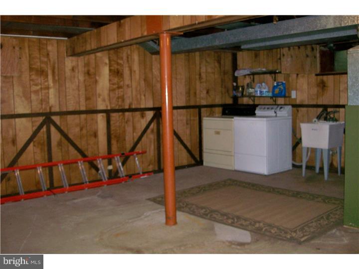 9414 Academy Road Philadelphia, PA 19114 - Photo 22 of 24 Laundry Room