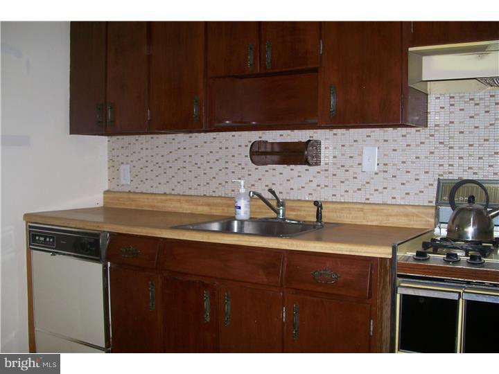 9414 Academy Road Philadelphia, PA 19114 - Photo 7 of 24 Kitchen