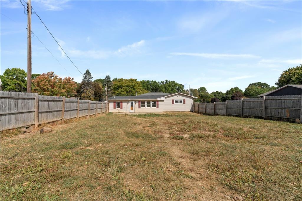 197 Douglass Road Beaver Falls, PA 15010 - Photo 7 of 33