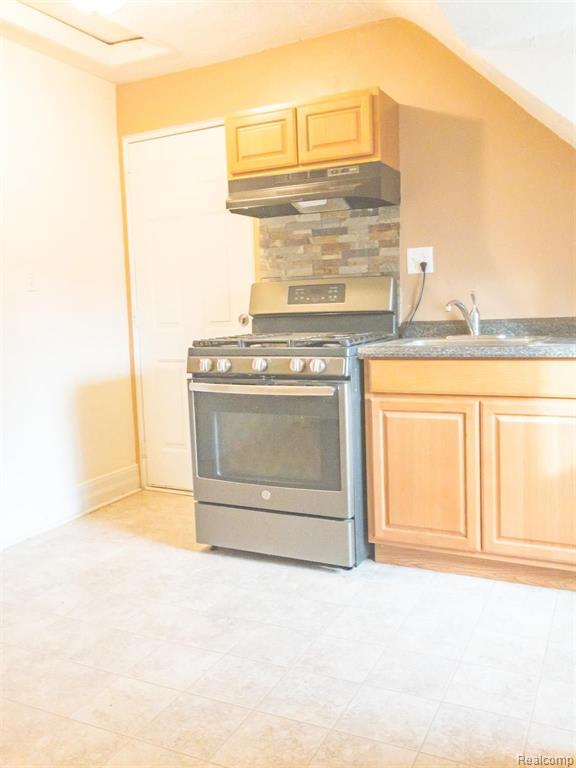305 Twelve Mile Road, Unit 3 Royal Oak, MI 48073 - Photo 3 of 11