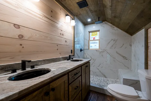 a view of a room with an empty space