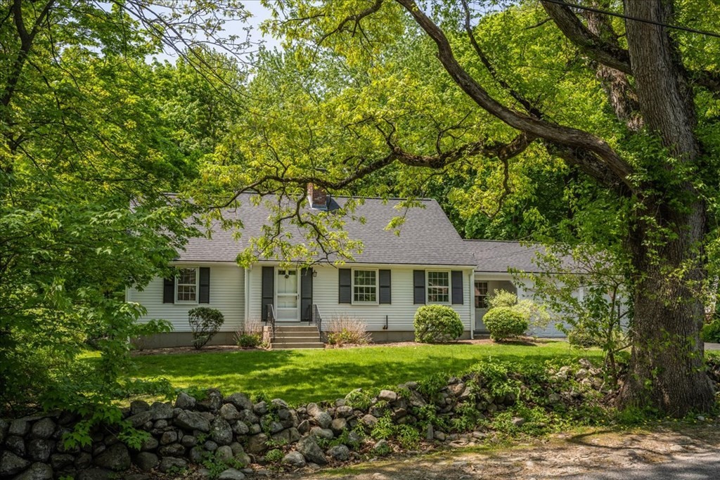30 Cross Street Shrewsbury, MA 01545 - Photo 1 of 41 a front view of a house with garden