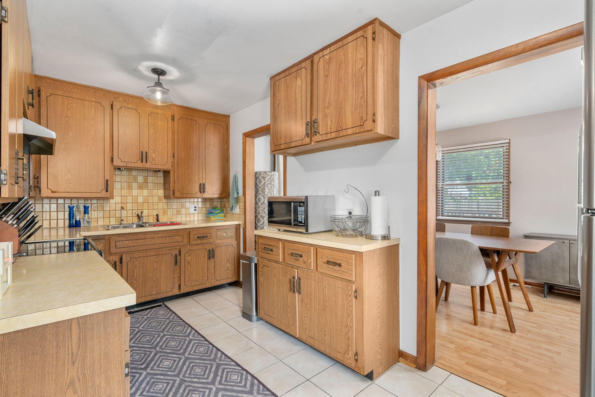 2580 Woodstock Road Columbus, OH 43221 - Photo 9 of 37 Kitchen