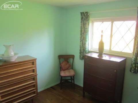 5305 North Linden Road Flint, MI 48504 - Photo 18 of 33 20423879-17.JPG