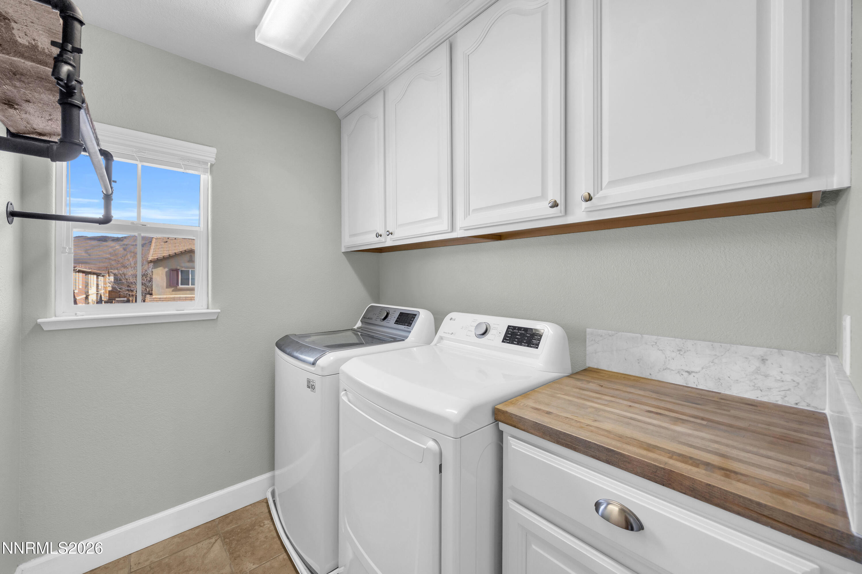 2085 Black Sand Drive Reno, NV 89521 - Photo 21 of 37 a utility room with dryer and washer