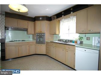 664 Brownsville Road Sinking Spring, PA 19608 - Photo 6 of 12 Kitchen