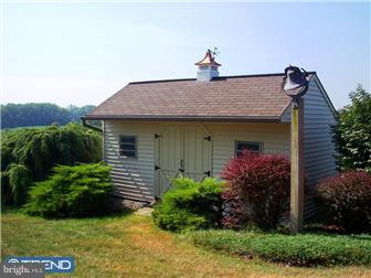 664 Brownsville Road Sinking Spring, PA 19608 - Photo 10 of 12 Exterior