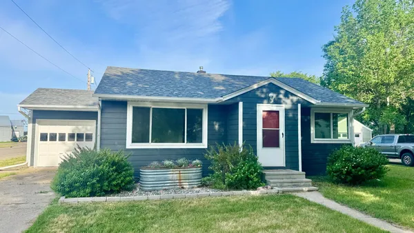 $195,000 | 723 3rd Street Southeast, Barnesville, MN 56514