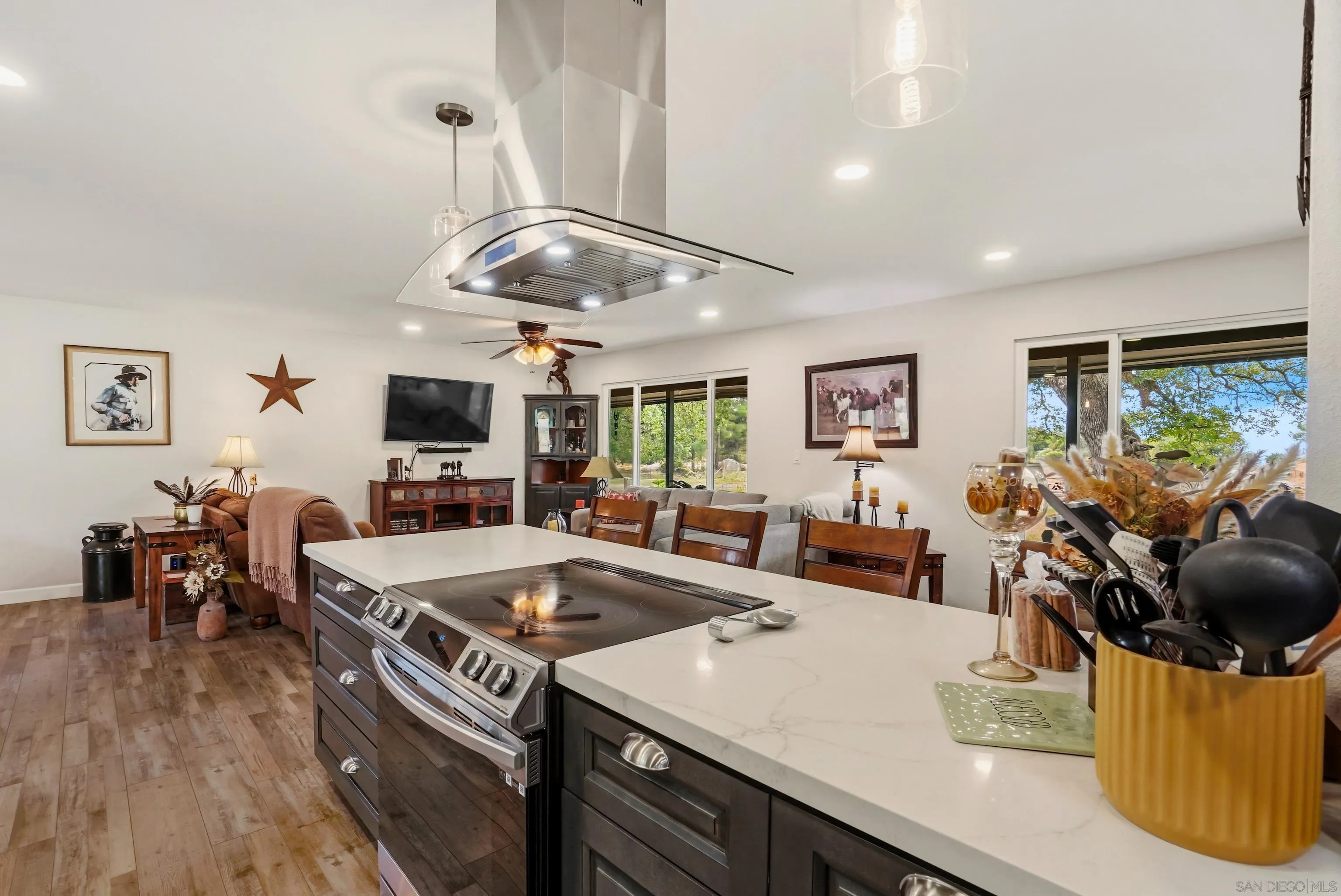 1541 Round Potrero Road Potrero, CA 91963 - Photo 9 of 33 Kitchen