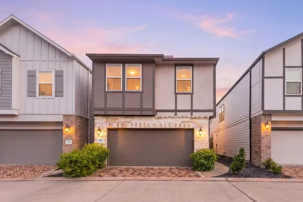 $434,900 | 3104 Valley Peak Drive, Houston, TX 77063