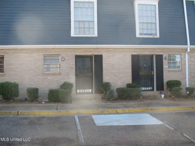 $1,265 | 949 Morningside Street, Unit E12, Jackson, MS 39202