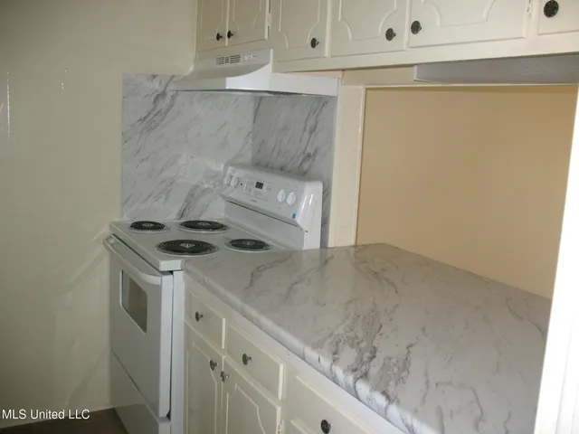 $1,265 | 949 Morningside Street, Unit E12, Jackson, MS 39202