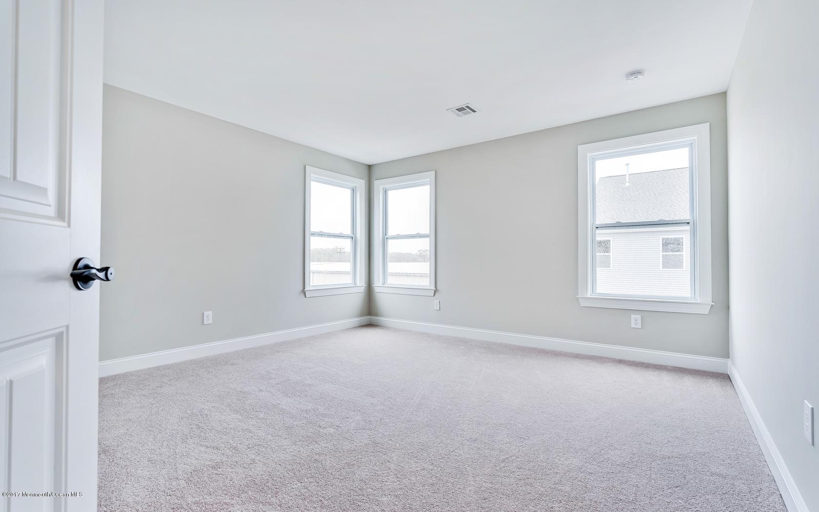 105 Waldron Road Toms River, NJ 08753 - Photo 27 of 35 27
