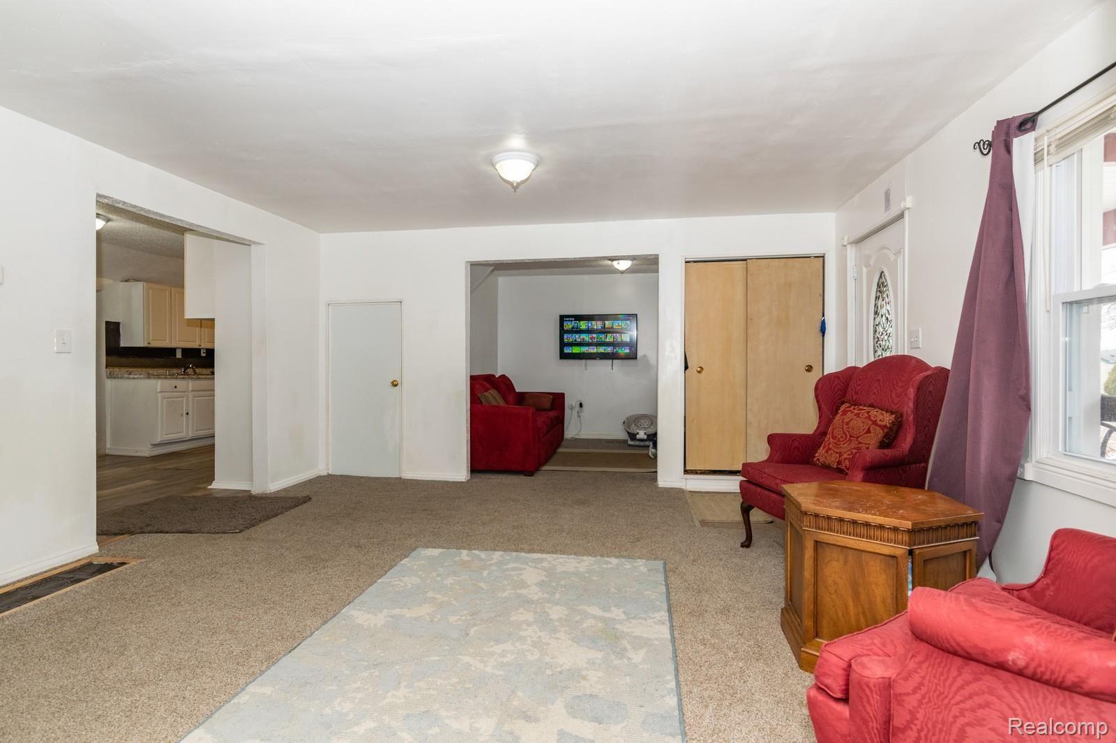 20910 Inkster Road Southfield, MI 48033 - Photo 5 of 26 08_DSC_9969_mls.jpg
