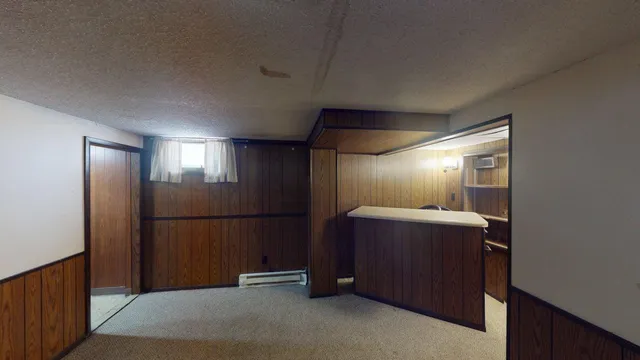 $2,100 | 2849 Jersey Avenue South, St. Louis Park, MN 55426