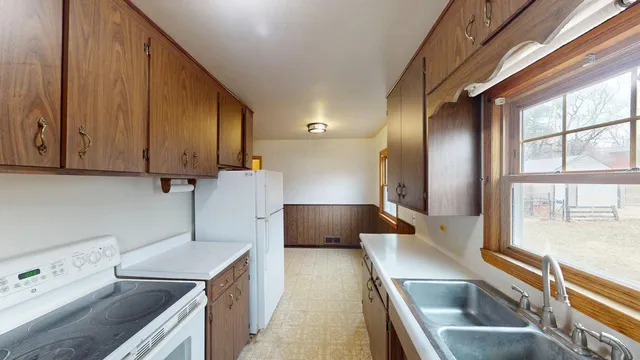 $2,100 | 2849 Jersey Avenue South, St. Louis Park, MN 55426