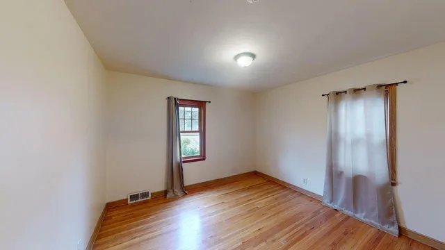 $2,100 | 2849 Jersey Avenue South, St. Louis Park, MN 55426