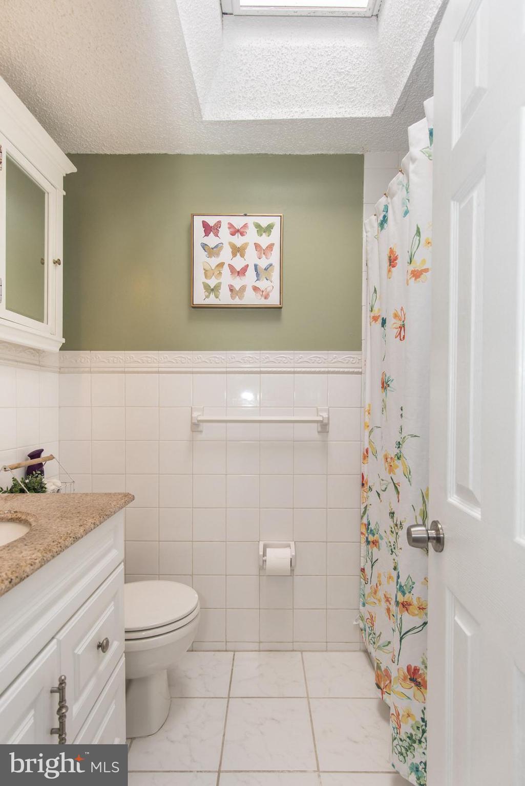 12718 Kenny Road Philadelphia, PA 19154 - Photo 30 of 52 Full Bathroom