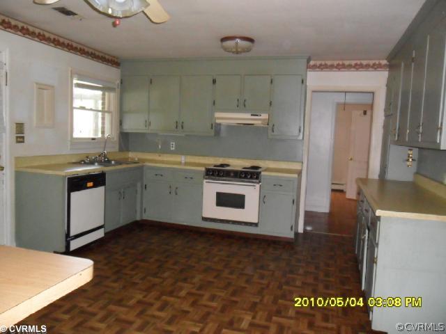 8015 Laurel Spring Road Prince George, VA 23875 - Photo 5 of 12 Kitchen - KITCHEN