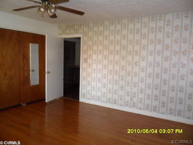 8015 Laurel Spring Road Prince George, VA 23875 - Photo 10 of 12 Living Room - THIS ROOM HAS BEEN USED AS A THIRD B