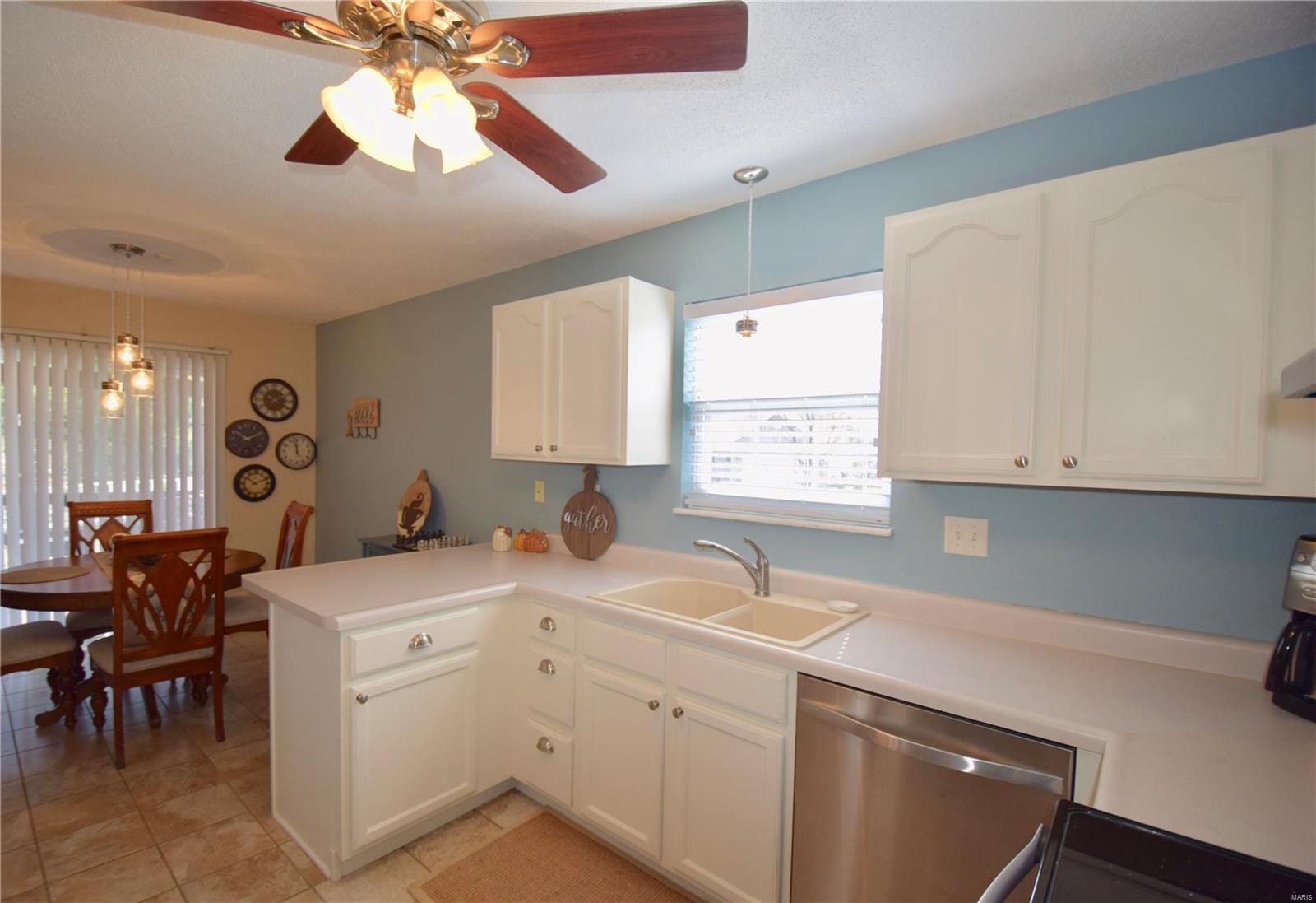 601 Copper Line Road Maryville, IL 62062 - Photo 4 of 41 Gallery Image 4